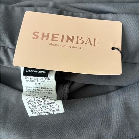 🆕Sheinbae Grey Mini Skort with Side Slit M🆕 - Picture 12 of 13